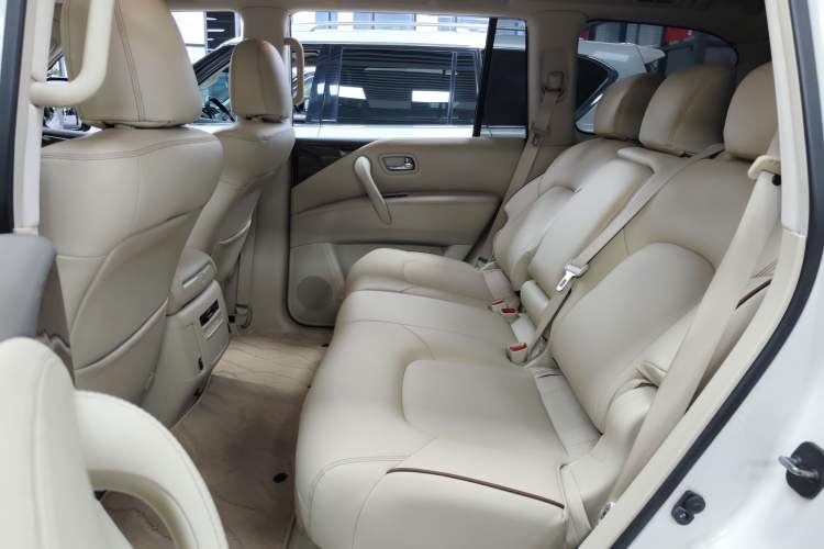 Used Nissan Patrol  Interior 2