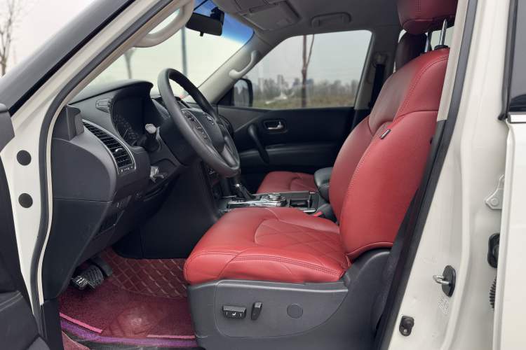 Used Nissan Patrol  Interior 2