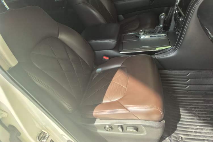 Used Nissan Patrol  Interior 3