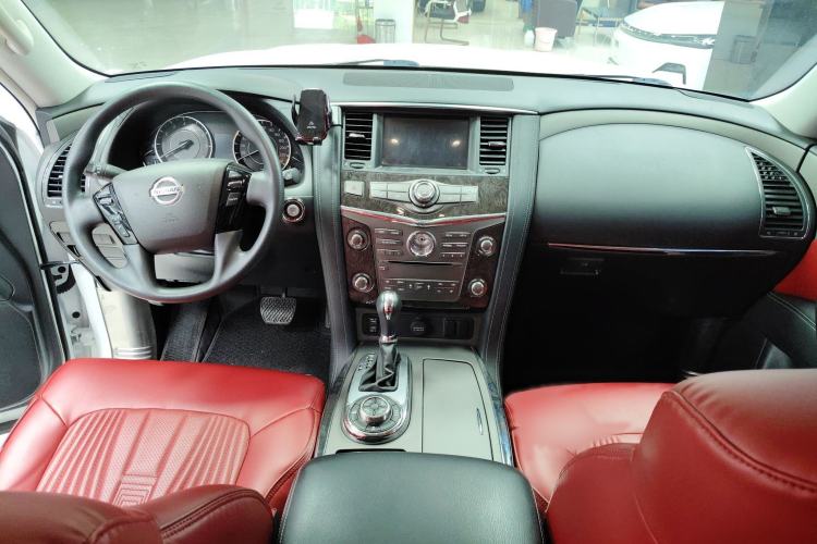 Used Nissan Patrol  Interior 3