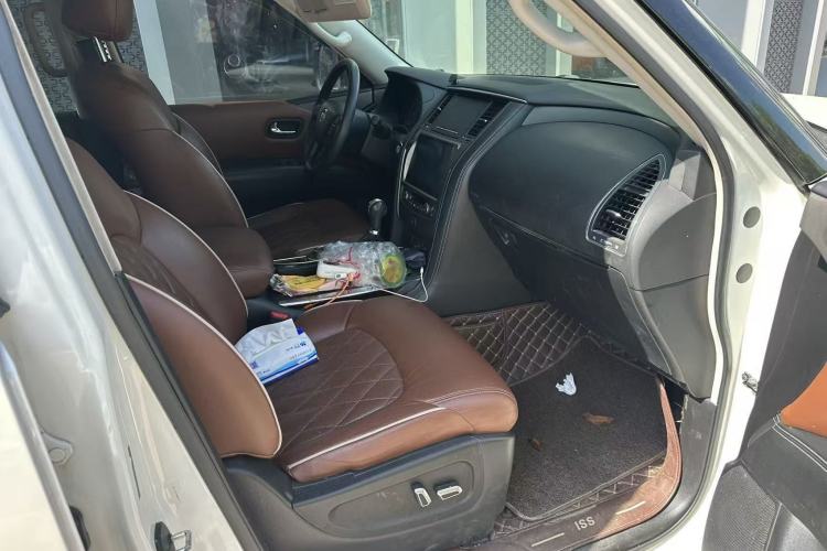 Used Nissan Patrol  Interior 3
