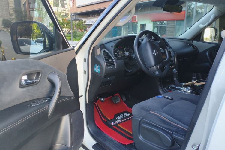Used Nissan Patrol  Interior 3