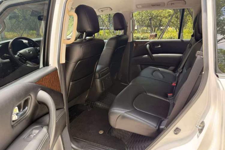 Used Nissan Patrol  Interior 3