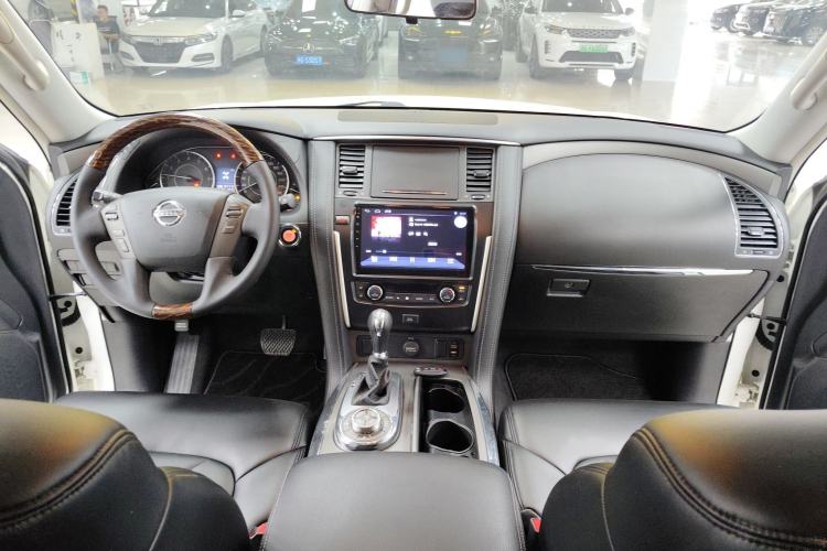 Used Nissan Patrol  Interior 3