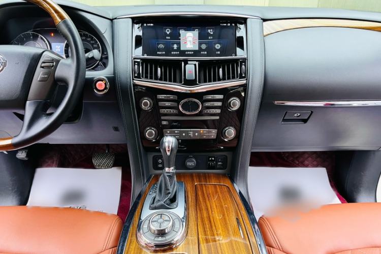 Used Nissan Patrol  Interior 4
