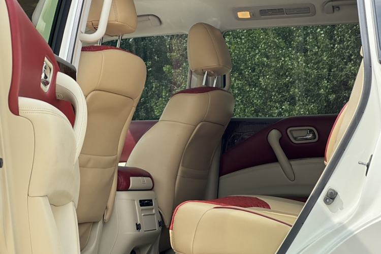 Used Nissan Patrol  Interior 4