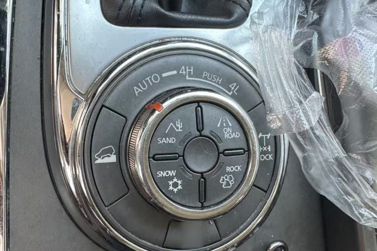 Used Nissan Patrol  Interior 5