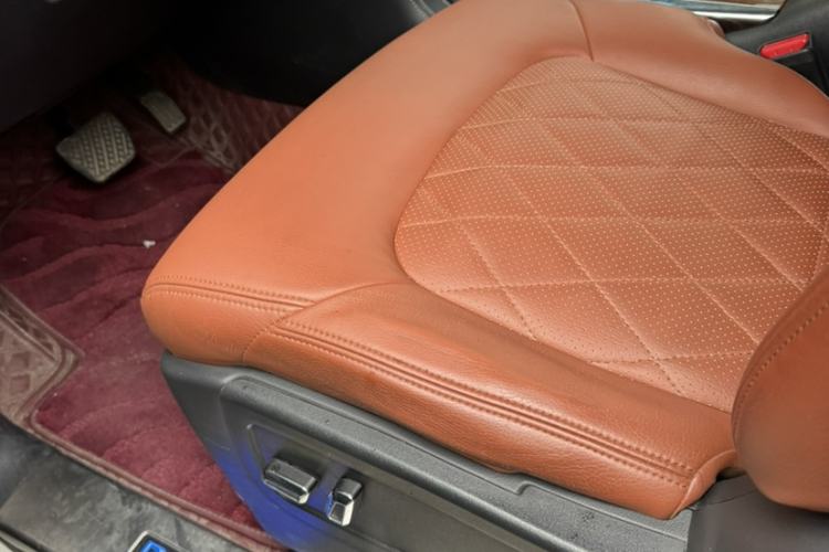 Used Nissan Patrol  Interior 7