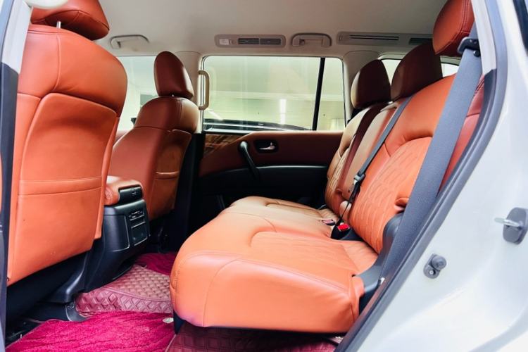 Used Nissan Patrol  Interior 9