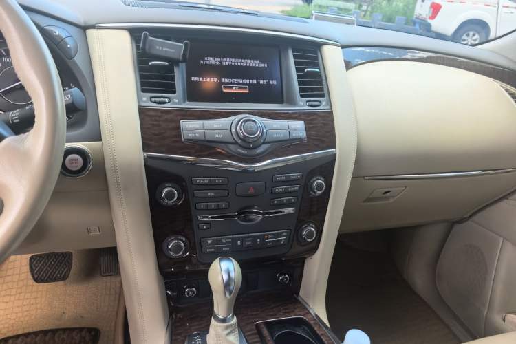 Used Nissan Patrol 2012 5.6L V8 Flagship Edition Audio And AC Panel