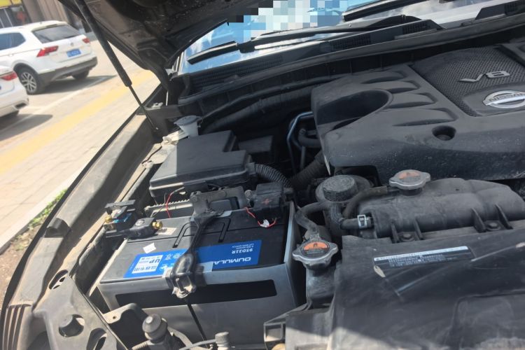 Used Nissan Patrol 2012 5.6L V8 Flagship Edition Engine Bay Right