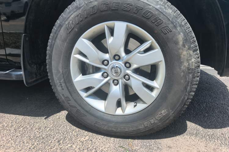 Used Nissan Patrol 2012 5.6L V8 Flagship Edition Right Front Wheel Hub