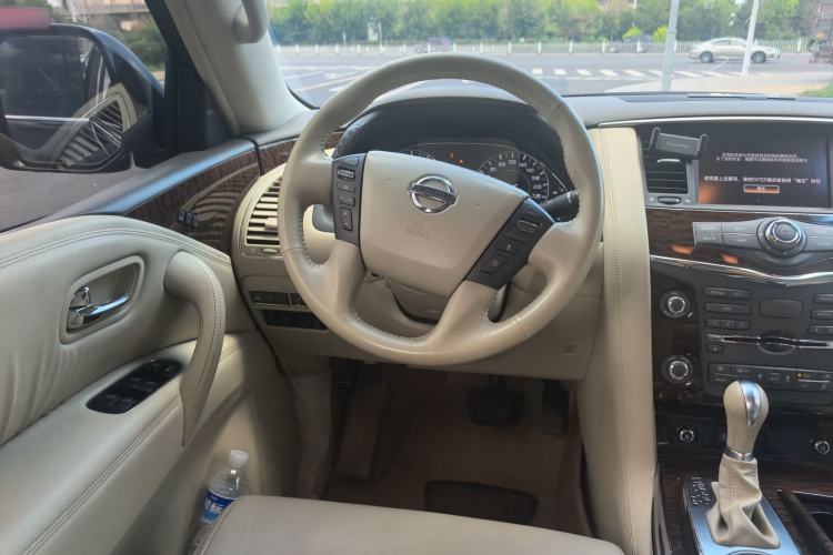 Used Nissan Patrol 2012 5.6L V8 Flagship Edition Steering Wheel