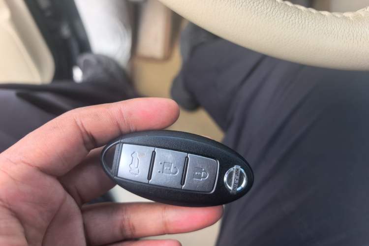 Used Nissan Patrol 2012 5.6L V8 Flagship Edition Vehicle Key