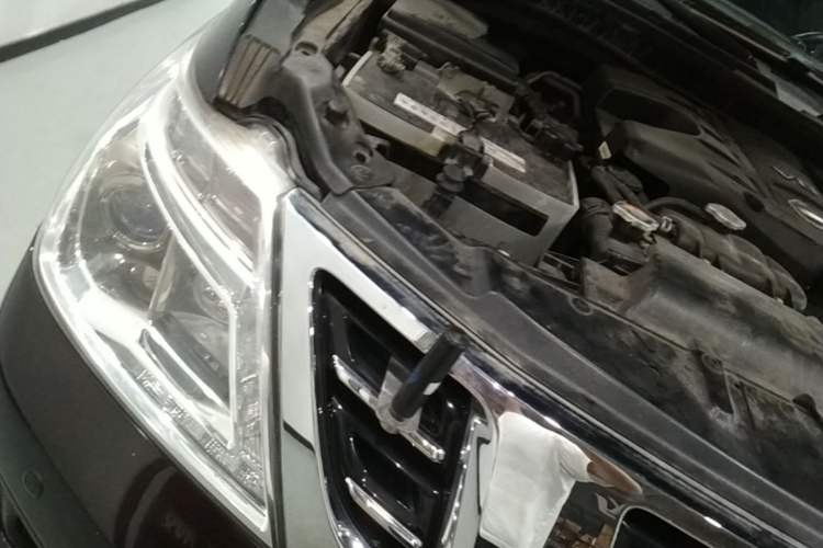 Used Nissan Patrol 2012 5.6L V8 Flagship Edition Engine Bay Right