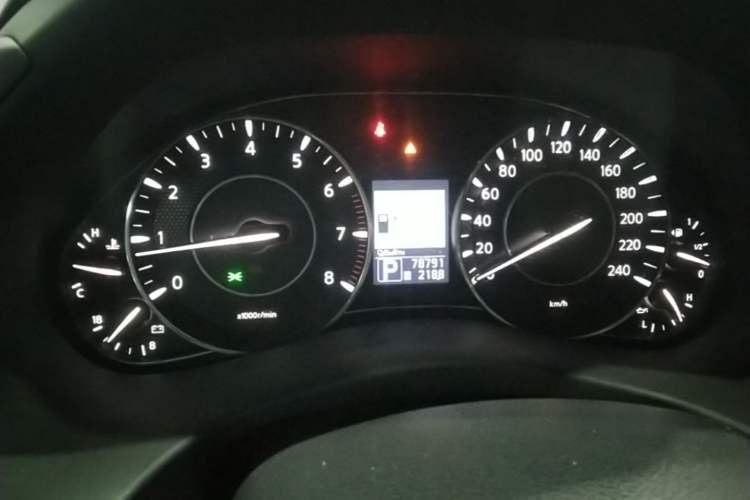 Used Nissan Patrol 2012 5.6L V8 Flagship Edition Odometer Close Up