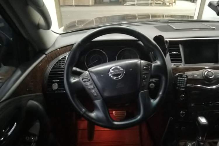 Used Nissan Patrol 2012 5.6L V8 Flagship Edition Steering Wheel