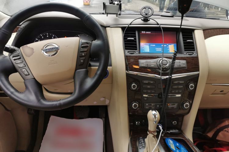 Used Nissan Patrol 2012 5.6L V8 Flagship Edition Center Console
