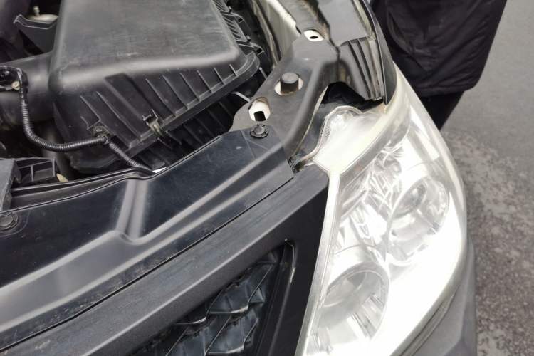 Used Nissan Patrol 2012 5.6L V8 Flagship Edition Engine Bay Left