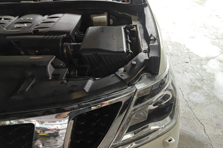 Used Nissan Patrol 2012 5.6L V8 Flagship Edition Engine Bay Left