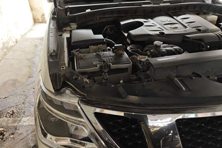 Used Nissan Patrol 2012 5.6L V8 Flagship Edition Engine Bay Right