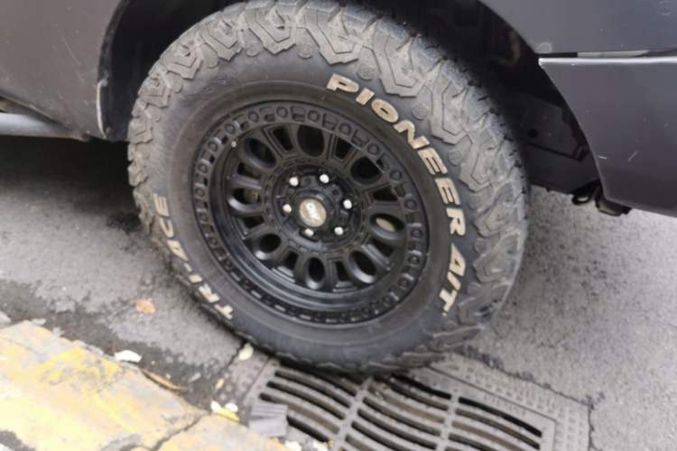 Used Nissan Patrol 2012 5.6L V8 Flagship Edition Right Front Wheel Hub