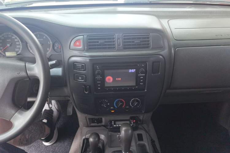 Used Nissan Patrol 2014 Y61 4.8L Pickup Audio And AC Panel