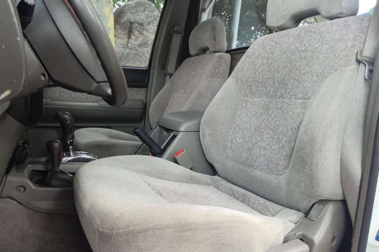 Used Nissan Patrol 2014 Y61 4.8L Pickup Left Front Seat