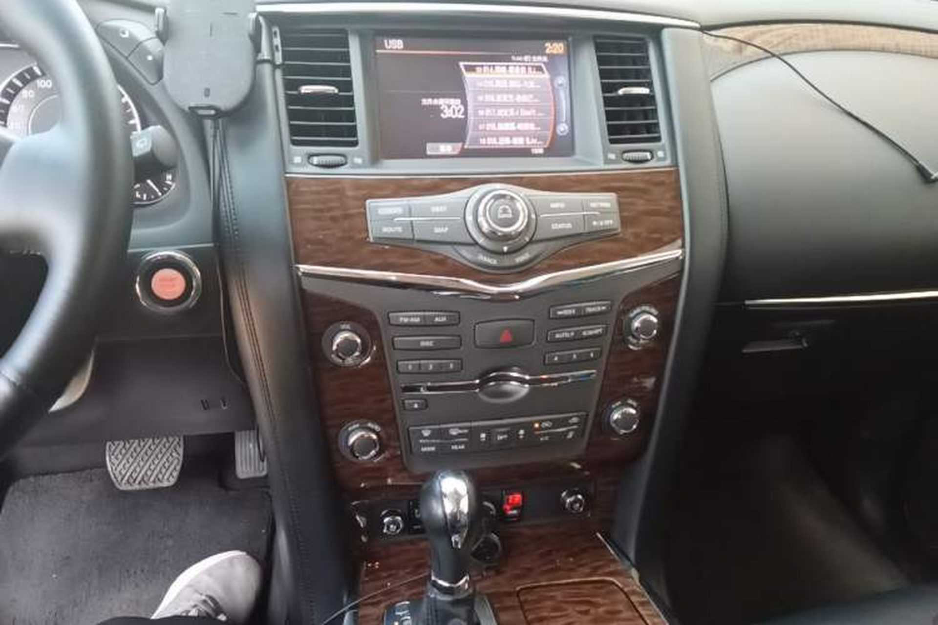 Used Nissan Patrol  Audio And AC Panel