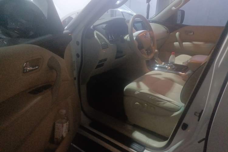 Used Nissan Patrol 2014 5.6L LE Driver Seat