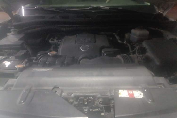 Used Nissan Patrol 2014 5.6L LE Engine Bay