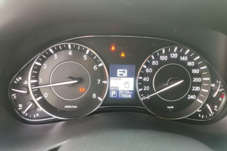 Used Nissan Patrol 2014 5.6L LE Instrument Cluster