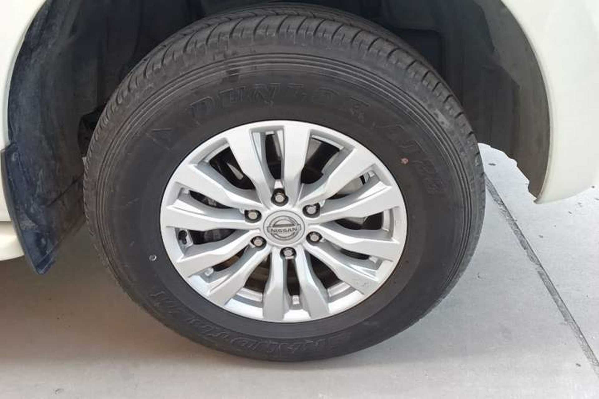 Used Nissan Patrol  Right Front Wheel Hub