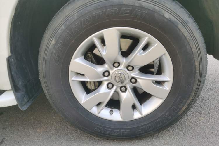 Used Nissan Patrol 2014 5.6L LE Right Front Wheel Hub