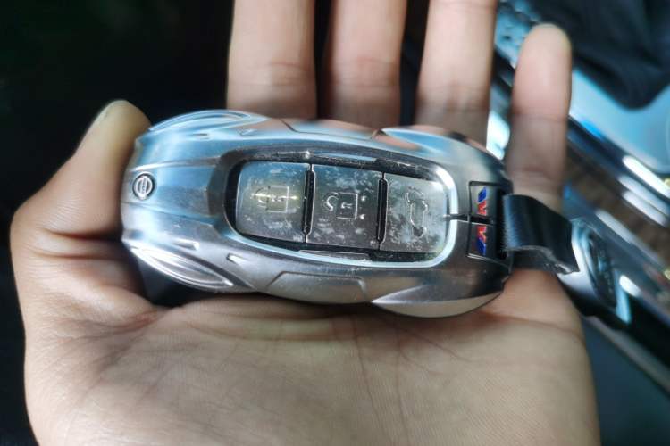 Used Nissan Patrol 2014 5.6L LE Vehicle Key