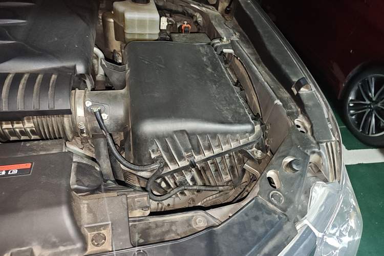 Used Nissan Patrol  Engine Bay Left