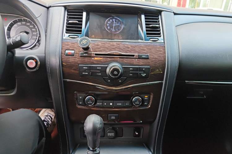 Used Nissan Patrol  Audio And AC Panel