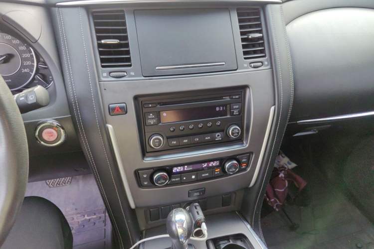 Used Nissan Patrol  Audio And AC Panel