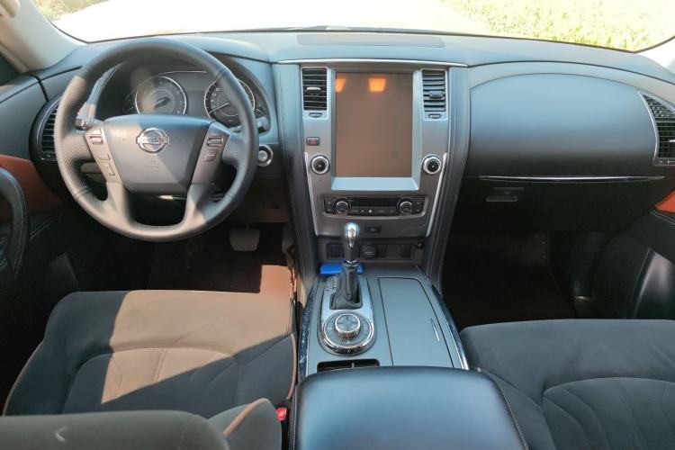 Used Nissan Patrol 2016 Y62 4.0L LE Middle East Edition Center Console