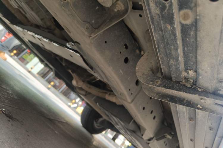 Used Nissan Patrol 2016 5.6L Standard Edition Chassis Front Left