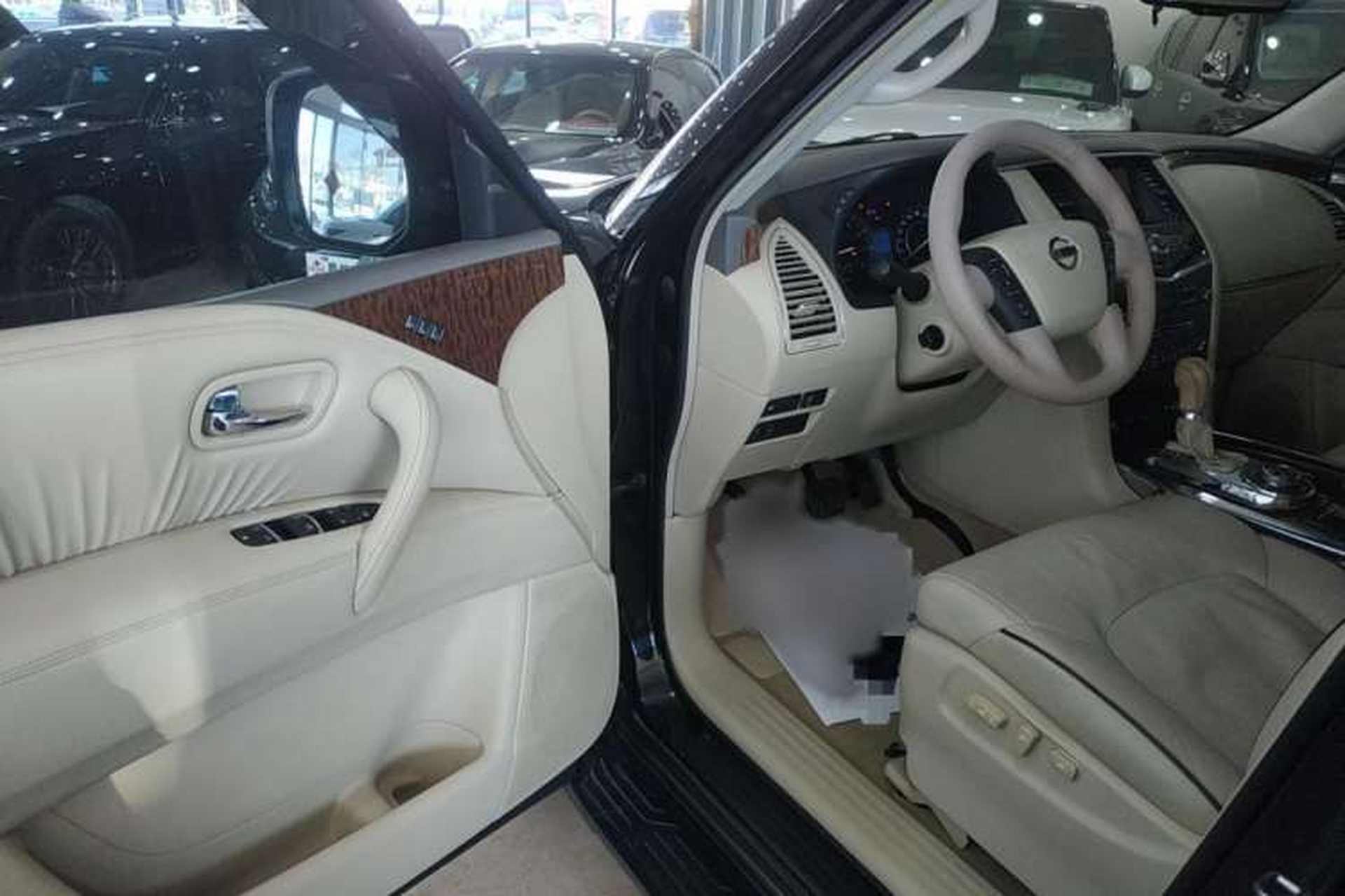 Used Nissan Patrol 2016 5.6L Standard Edition Driver Seat