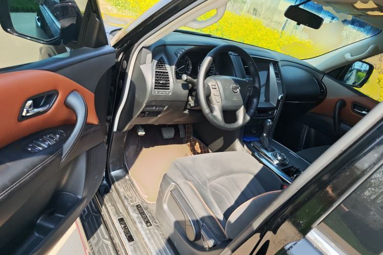 Used Nissan Patrol 2016 Y62 4.0L LE Middle East Edition Driver Seat