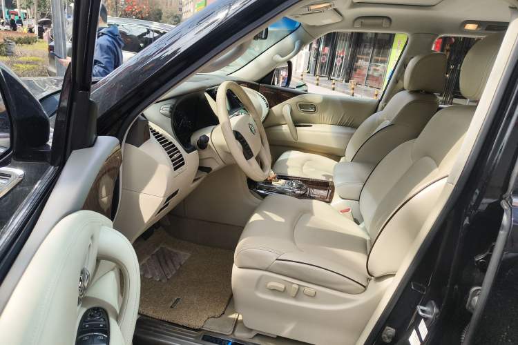 Used Nissan Patrol 2016 5.6L Standard Edition Driver Seat