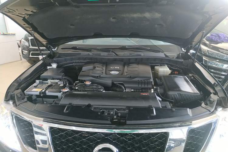 Used Nissan Patrol 2016 5.6L Standard Edition Engine Bay