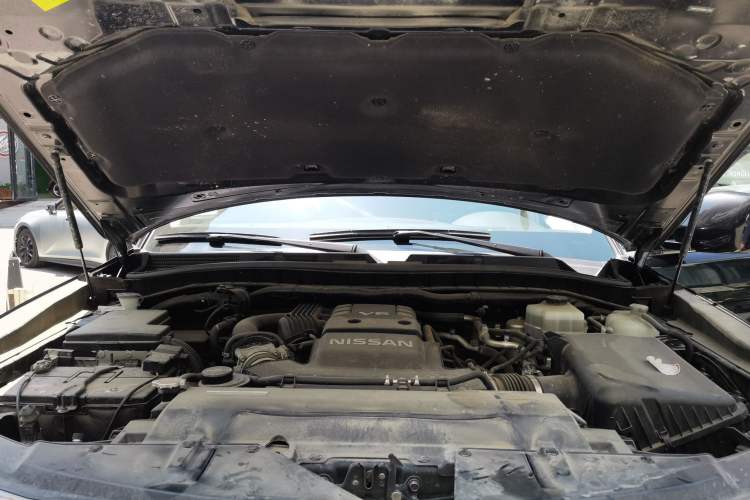 Used Nissan Patrol  Engine Bay