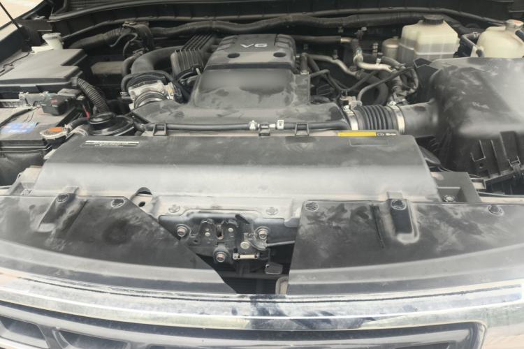 Used Nissan Patrol  Engine Bay