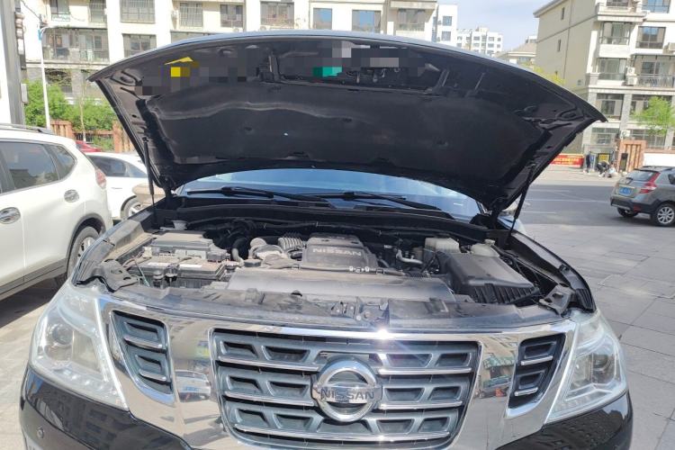 Used Nissan Patrol  Engine Bay