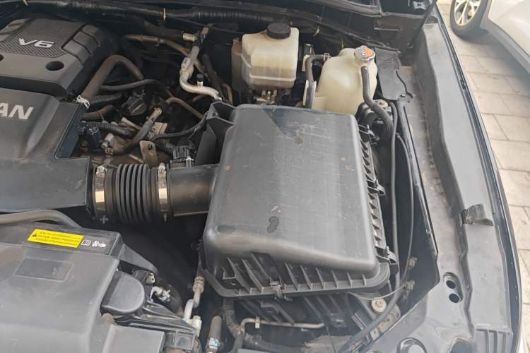 Used Nissan Patrol  Engine Bay Left