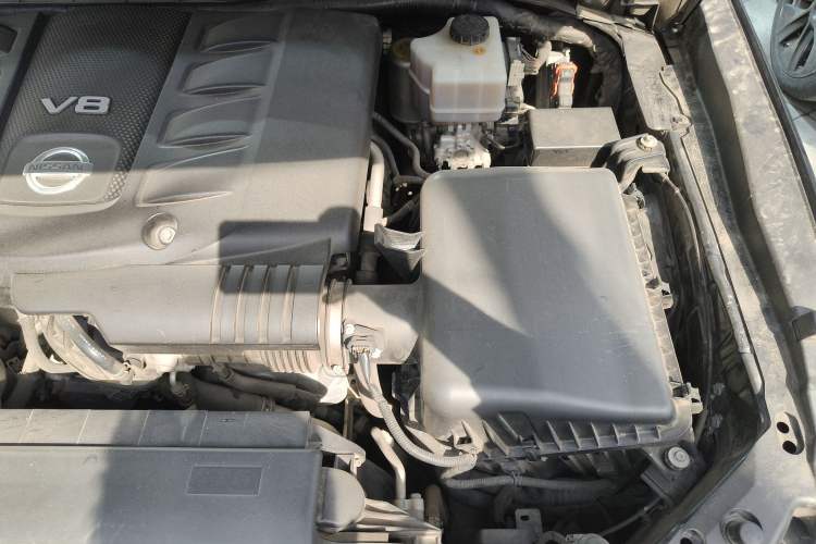 Used Nissan Patrol 2016 5.6L Standard Edition Engine Bay Left