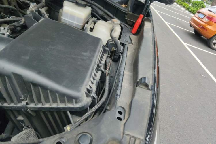 Used Nissan Patrol  Engine Bay Left